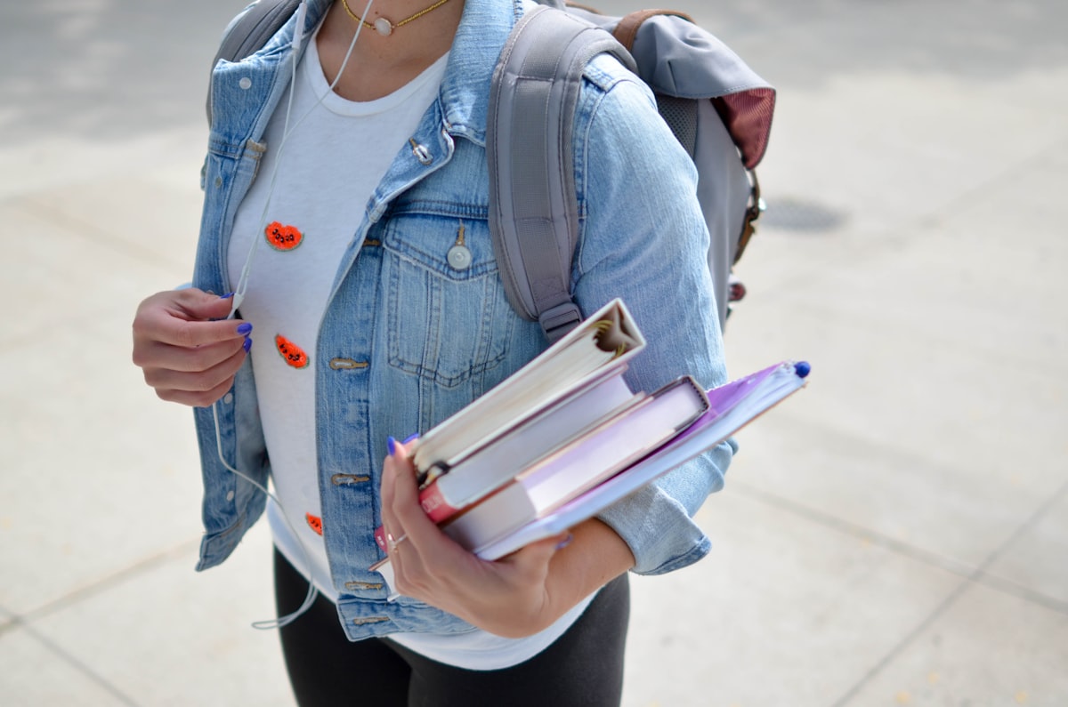 B1/B2 旅游签转 F-1 学生身份完全指南:境内转换与境外签证两条路径的每一步